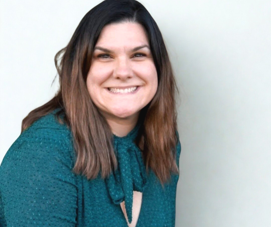 Ashley Thomas, LPC, a therapist for teens and families in Lenexa, KS.