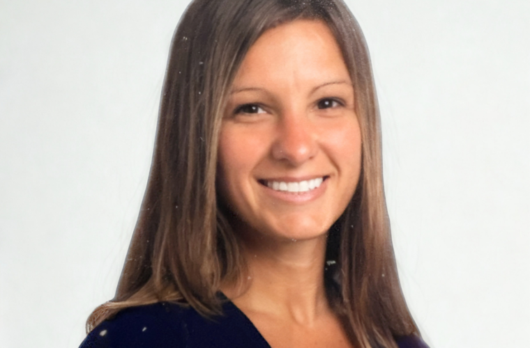 Lynne Deal, LPC, a therapist specializing in adults and teens in Lenexa, KS.