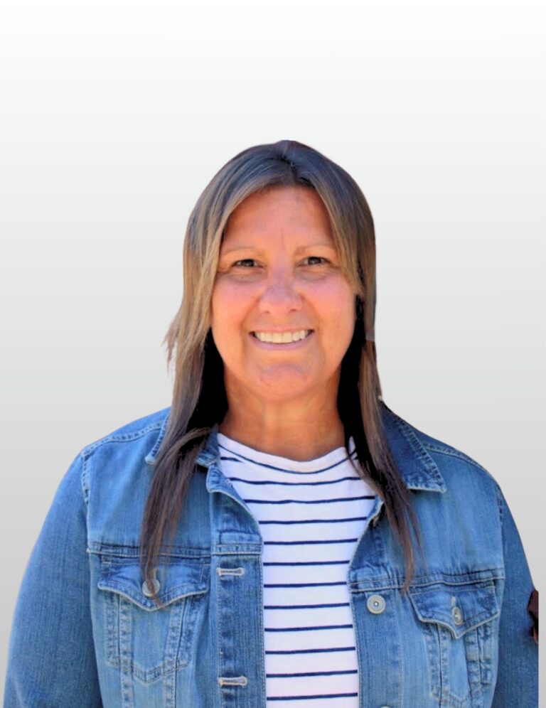 Lynne Deal, LPC, a therapist specializing in adults and teens in Lenexa, KS.